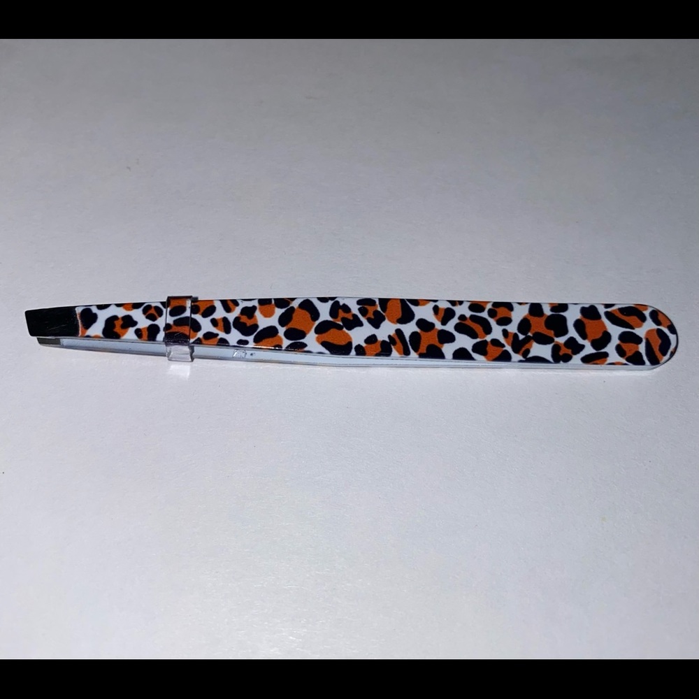 4” Animal Print Slant Tweezer